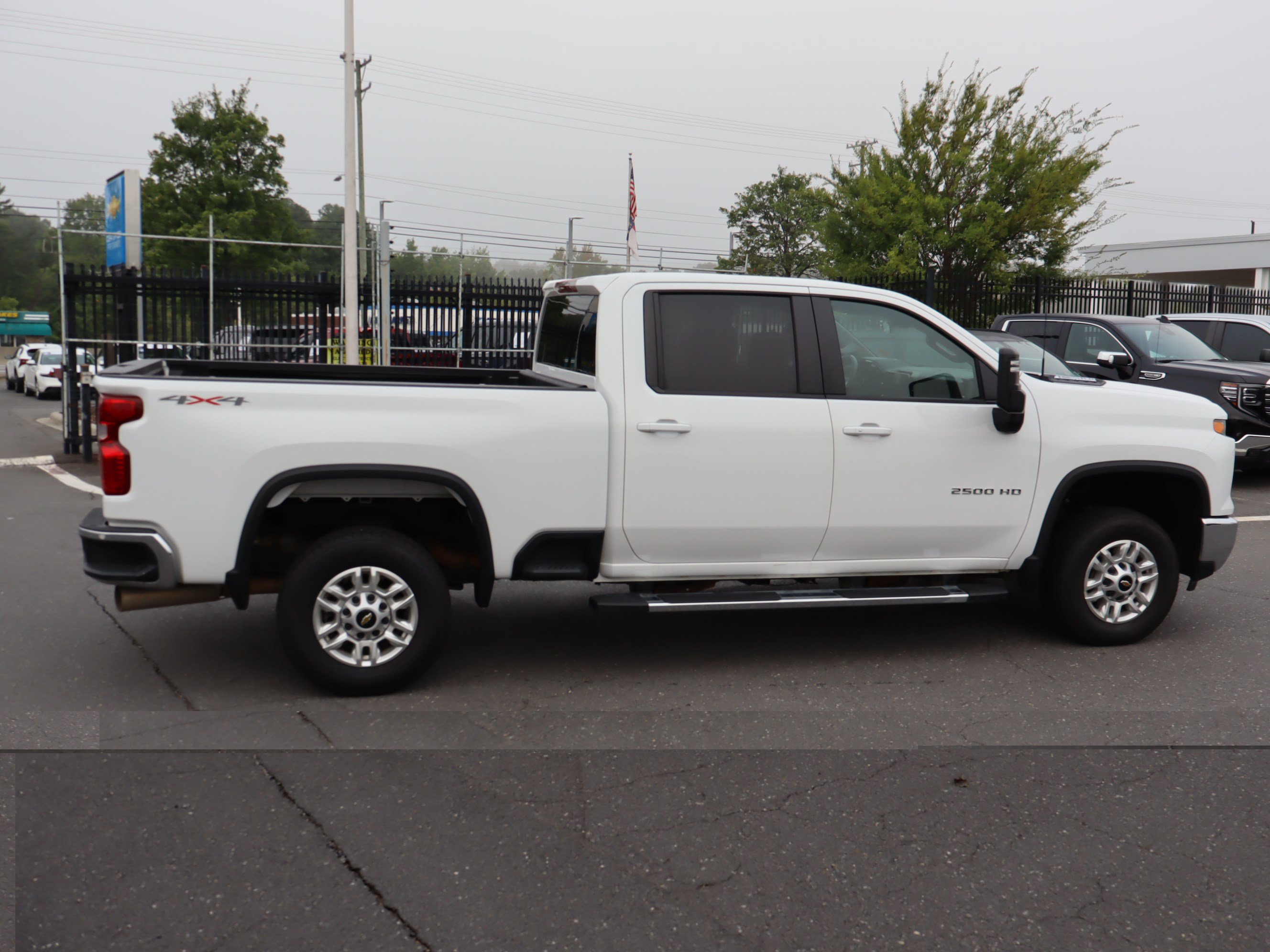 Used 2025 Chevrolet Silverado 2500 LT w/ Convenience Package AWD/4WD image 11