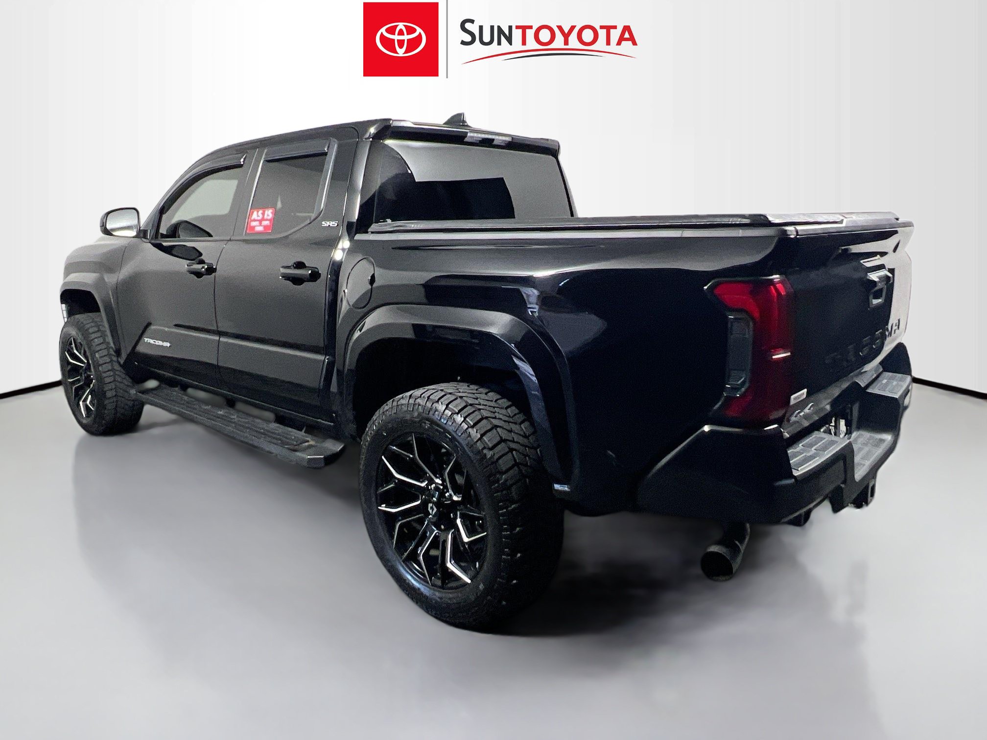 Used 2024 Toyota Tacoma SR5 AWD/4WD image 6