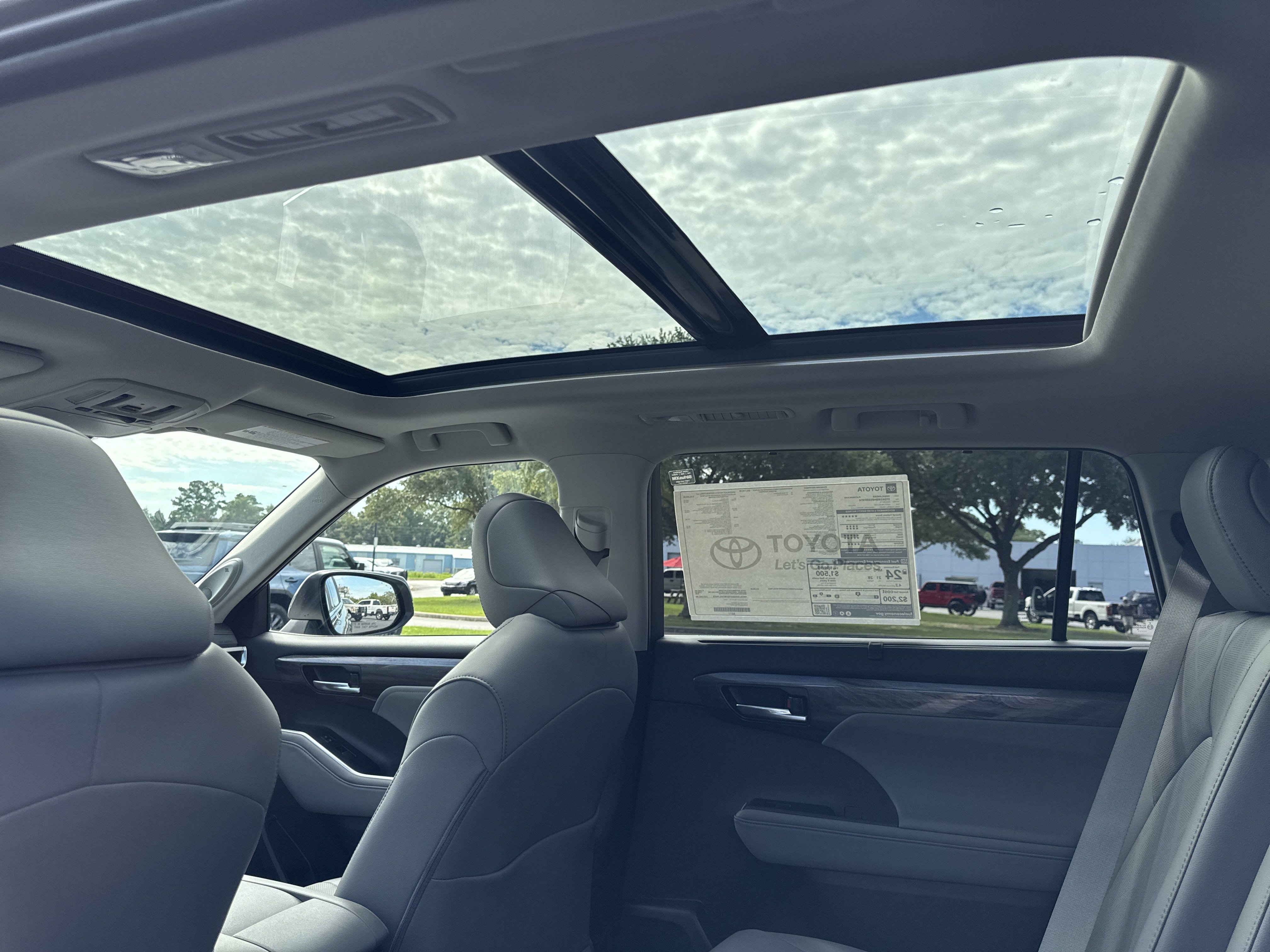 New 2025 Toyota Highlander Platinum AWD/4WD image 27