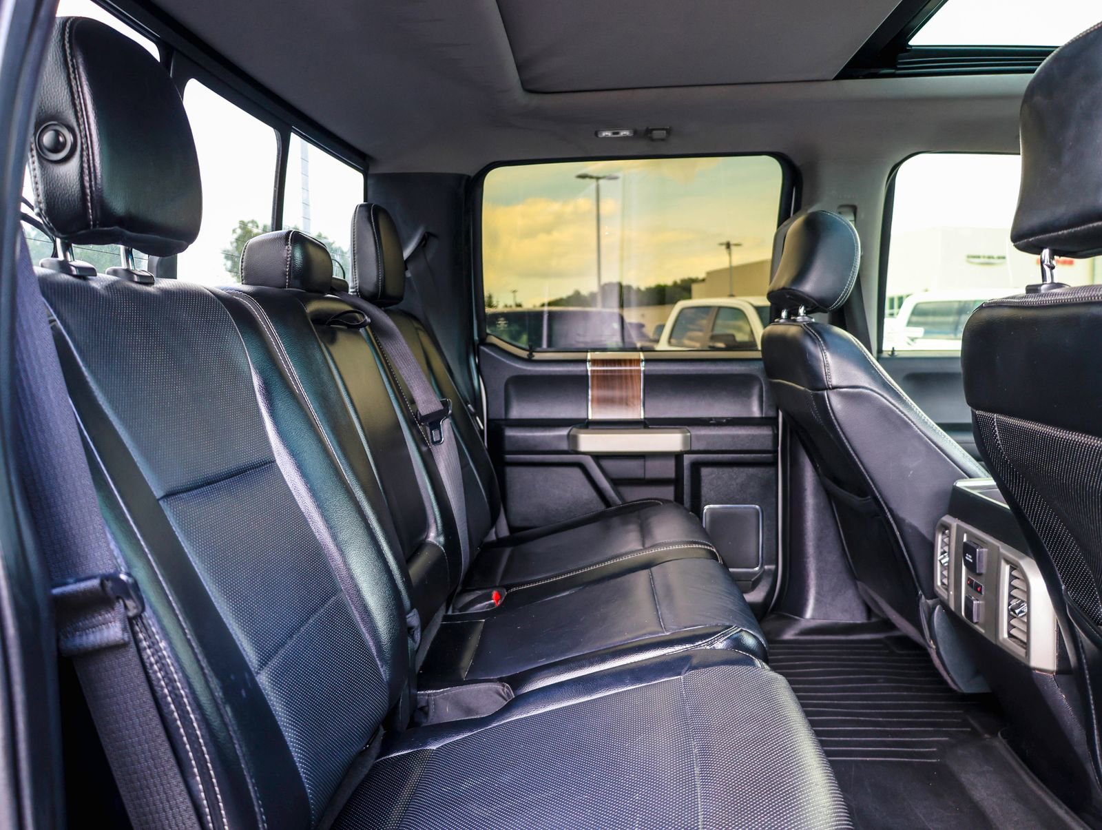 Used 2016 Ford F150 Lariat w/ Equipment Group 502A Luxury image 9