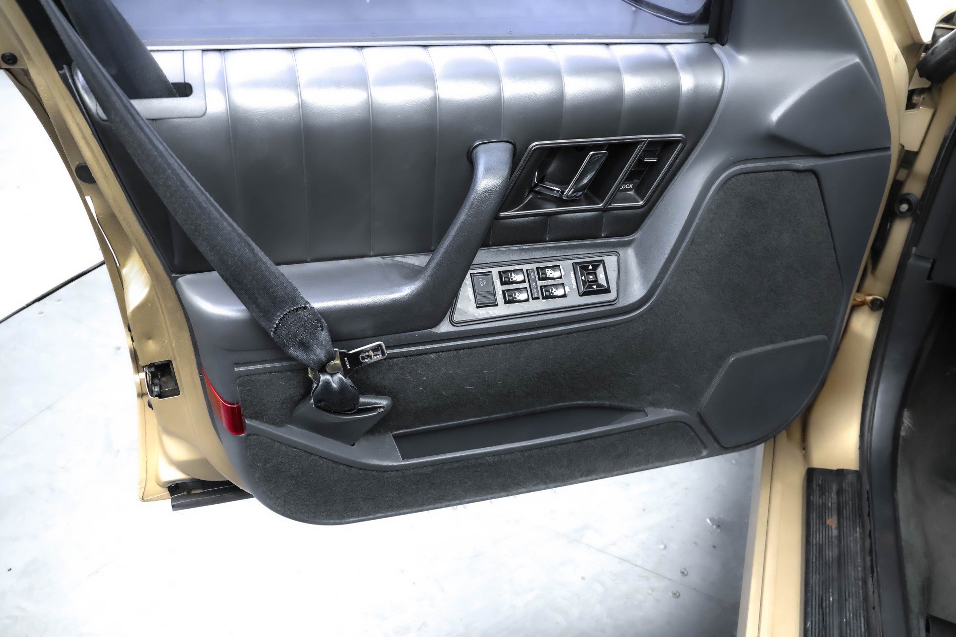 Used 1994 Oldsmobile Cutlass Supreme S image 8