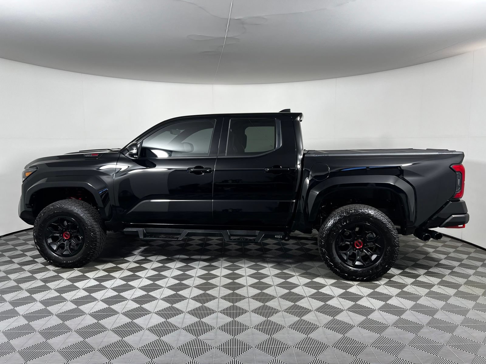 Used 2026 Toyota Tacoma TRD Pro AWD/4WD image 8