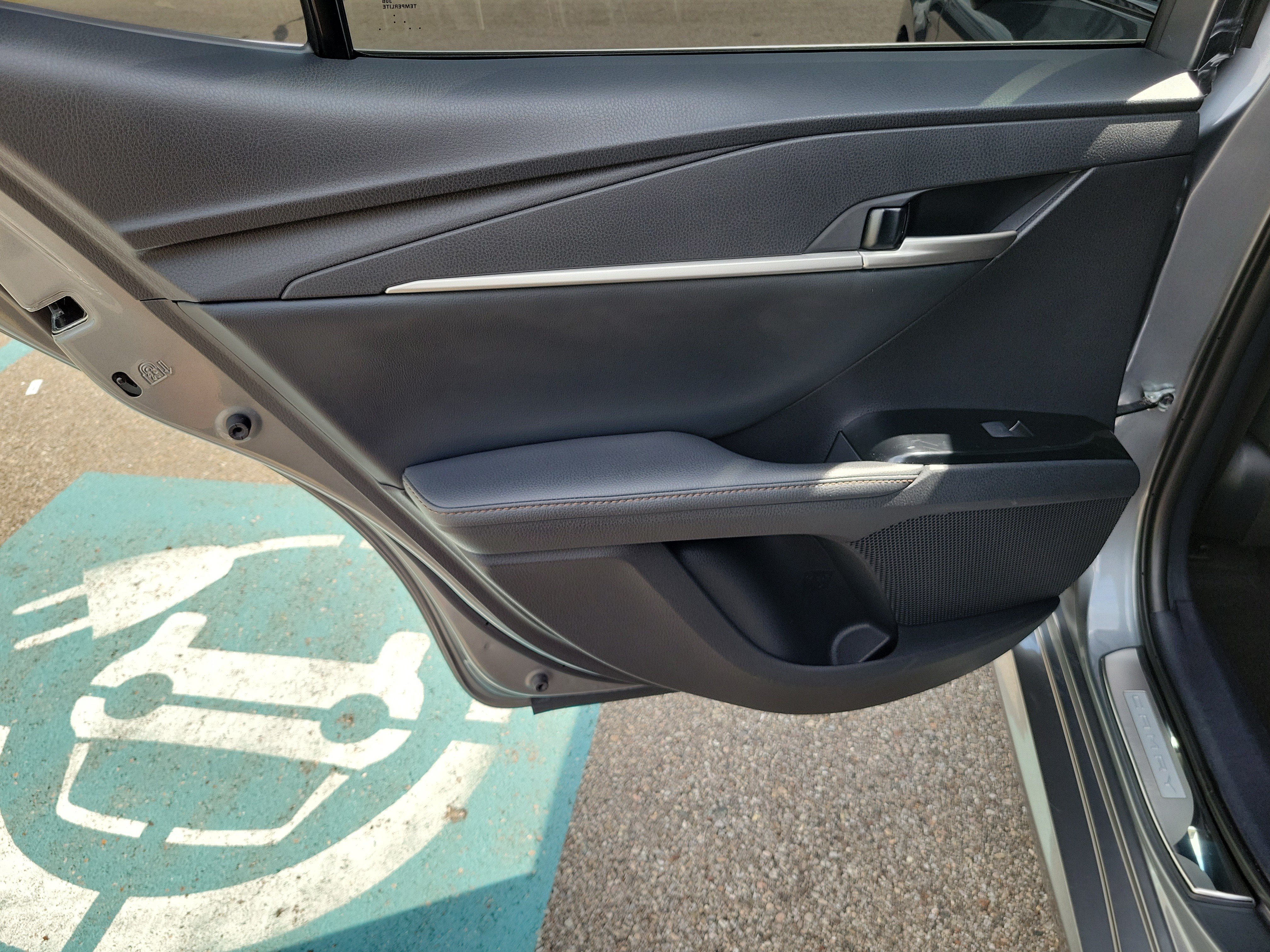 Used 2025 Toyota Camry XLE AWD/4WD image 13