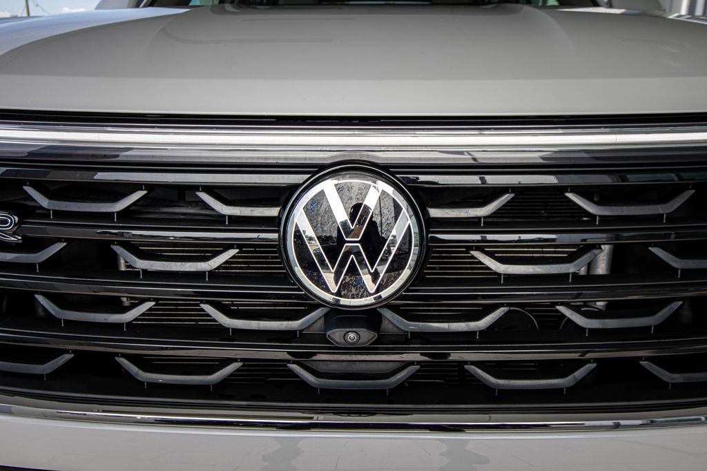 Used 2024 Volkswagen Atlas SEL Premium R-Line AWD/4WD image 8