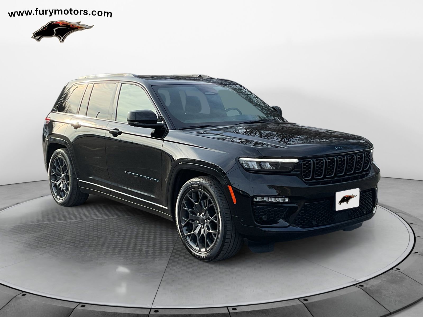 Used 2024 Jeep Grand Cherokee Summit image 1