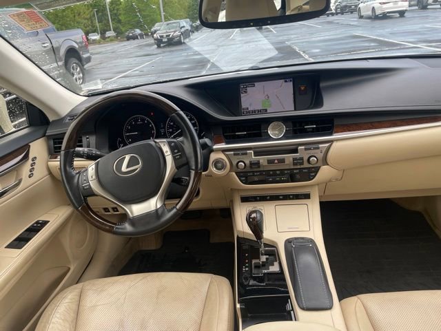 Used 2015 Lexus ES 350 w/ Luxury Package FWD image 8