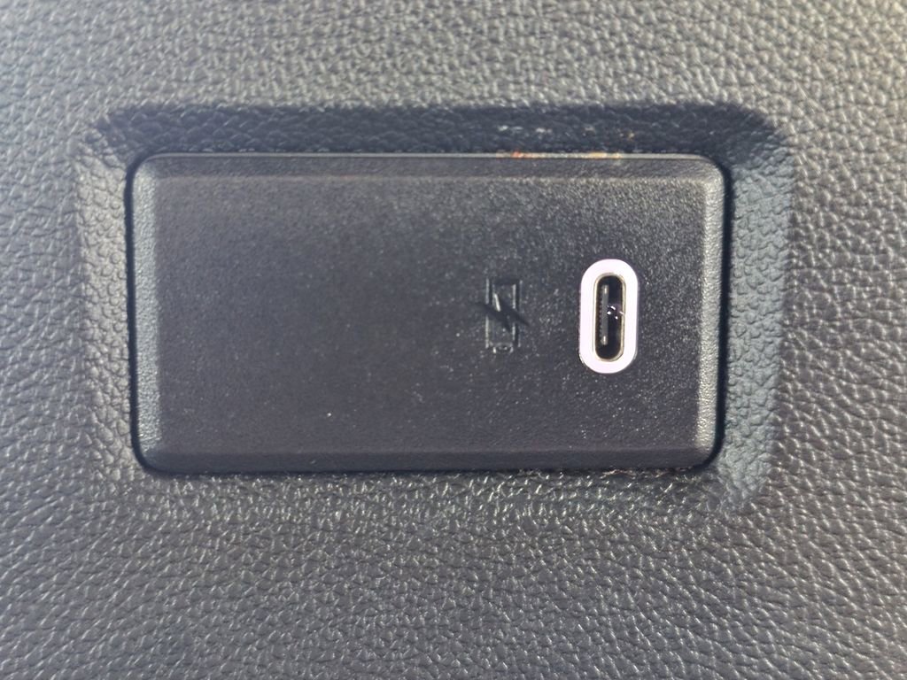 Used 2022 Cadillac Escalade ESV Premium Luxury image 19