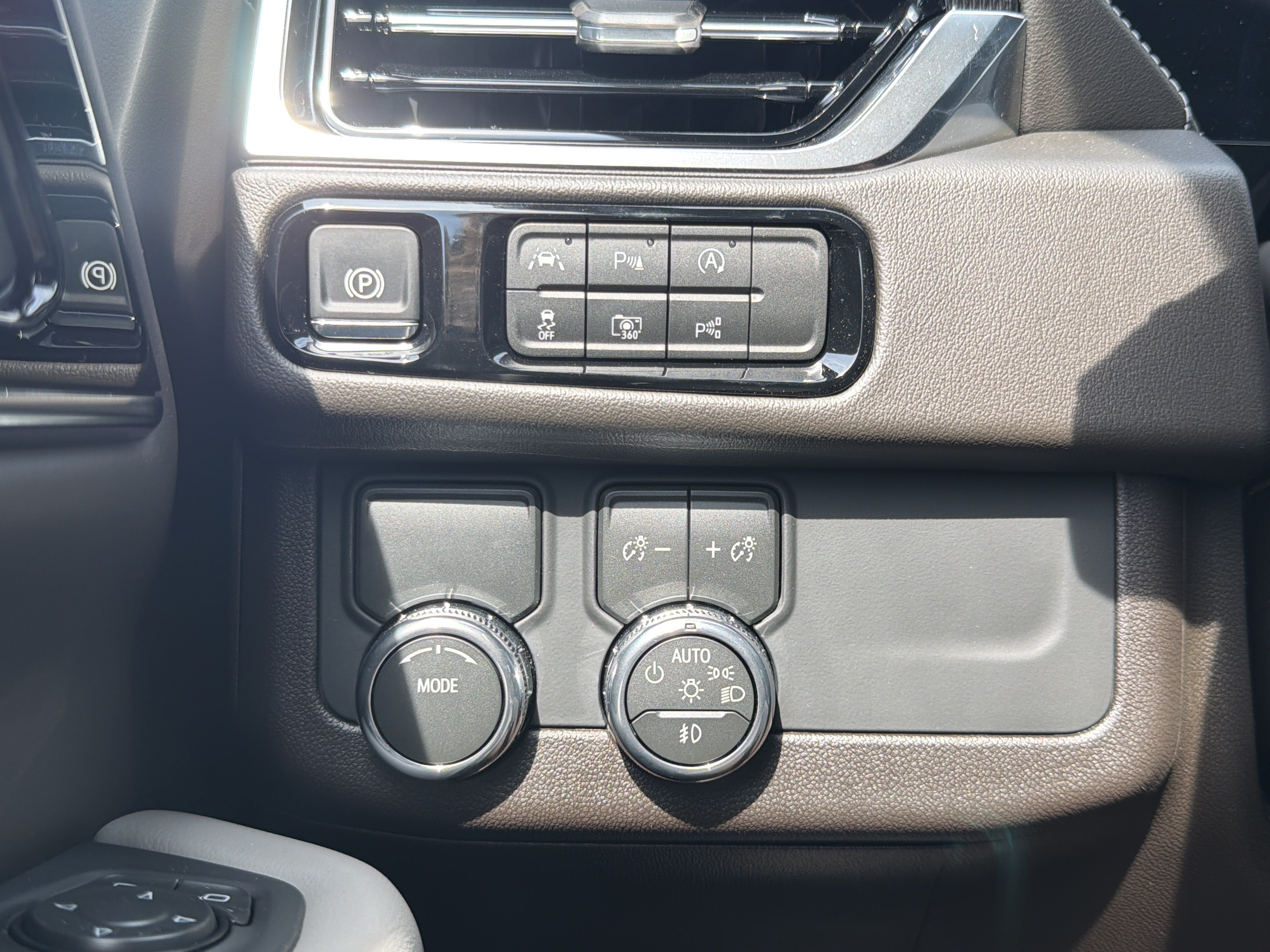 New 2026 GMC Yukon XL Elevation RWD image 33