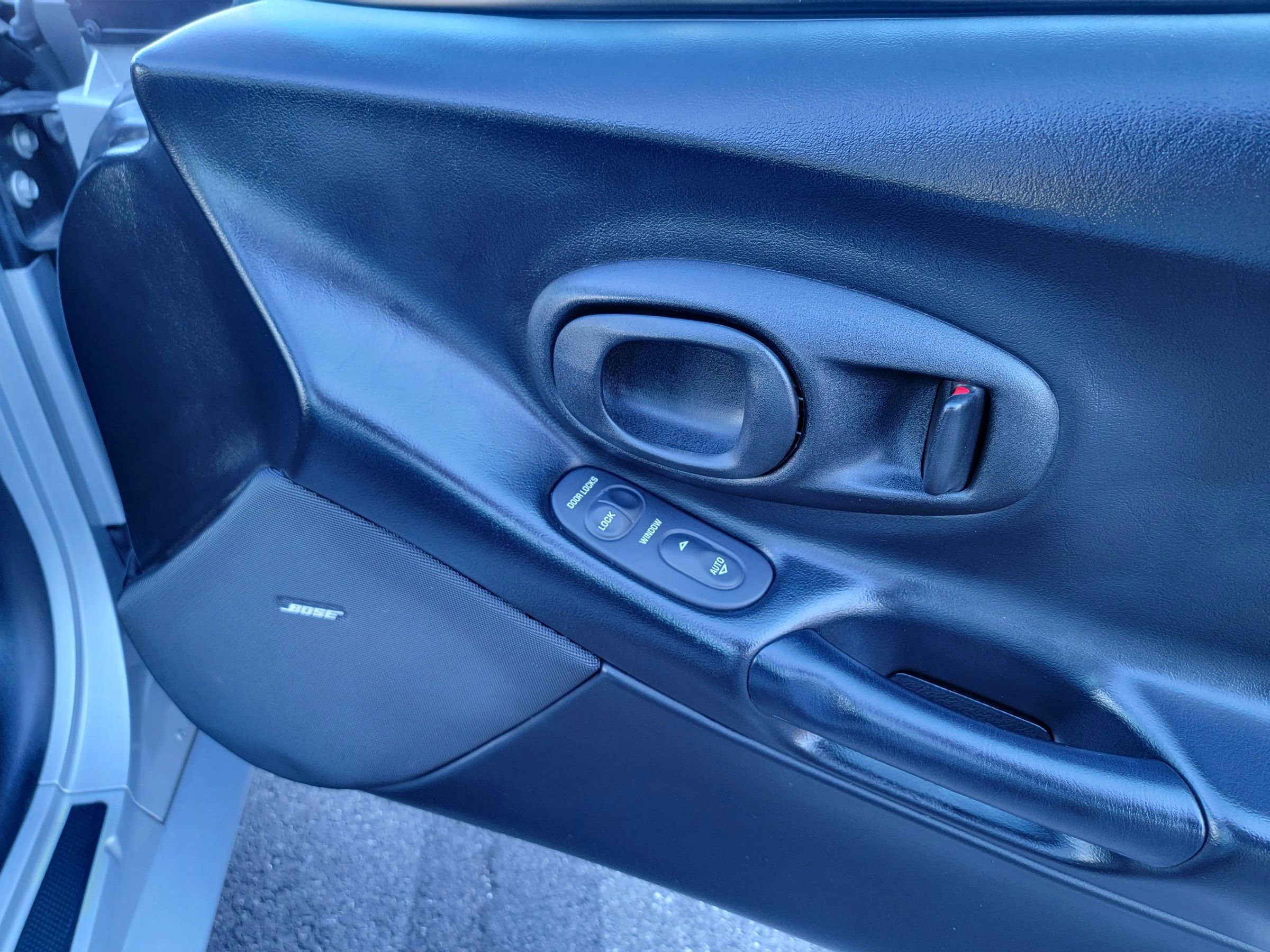 Used 2000 Chevrolet Corvette Coupe w/ Memory Pkg image 12