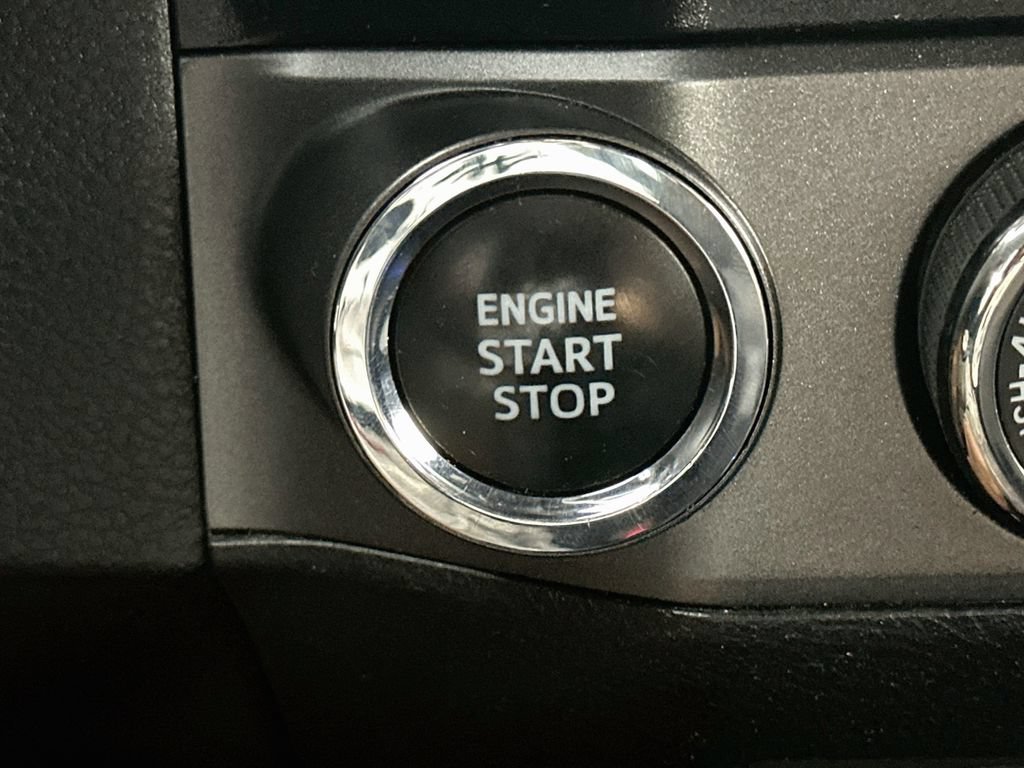 Used 2022 Toyota Tacoma TRD Off-Road AWD/4WD image 25