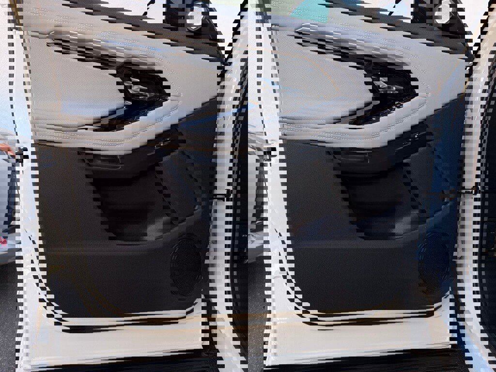 Used 2022 Land Rover Range Rover Evoque R-Dynamic SE image 29