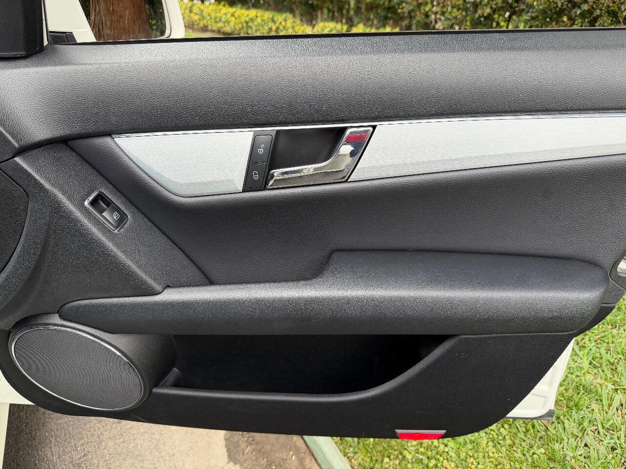 Used 2010 Mercedes-Benz C 300 Sedan image 25
