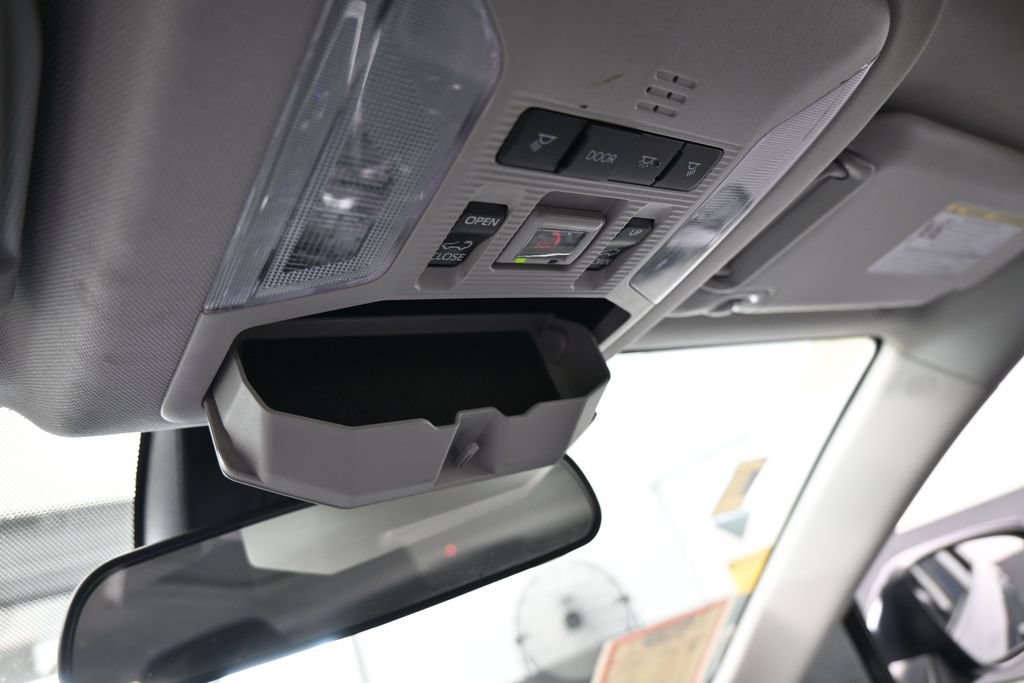 Used 2025 Toyota RAV4 XLE Premium FWD image 30