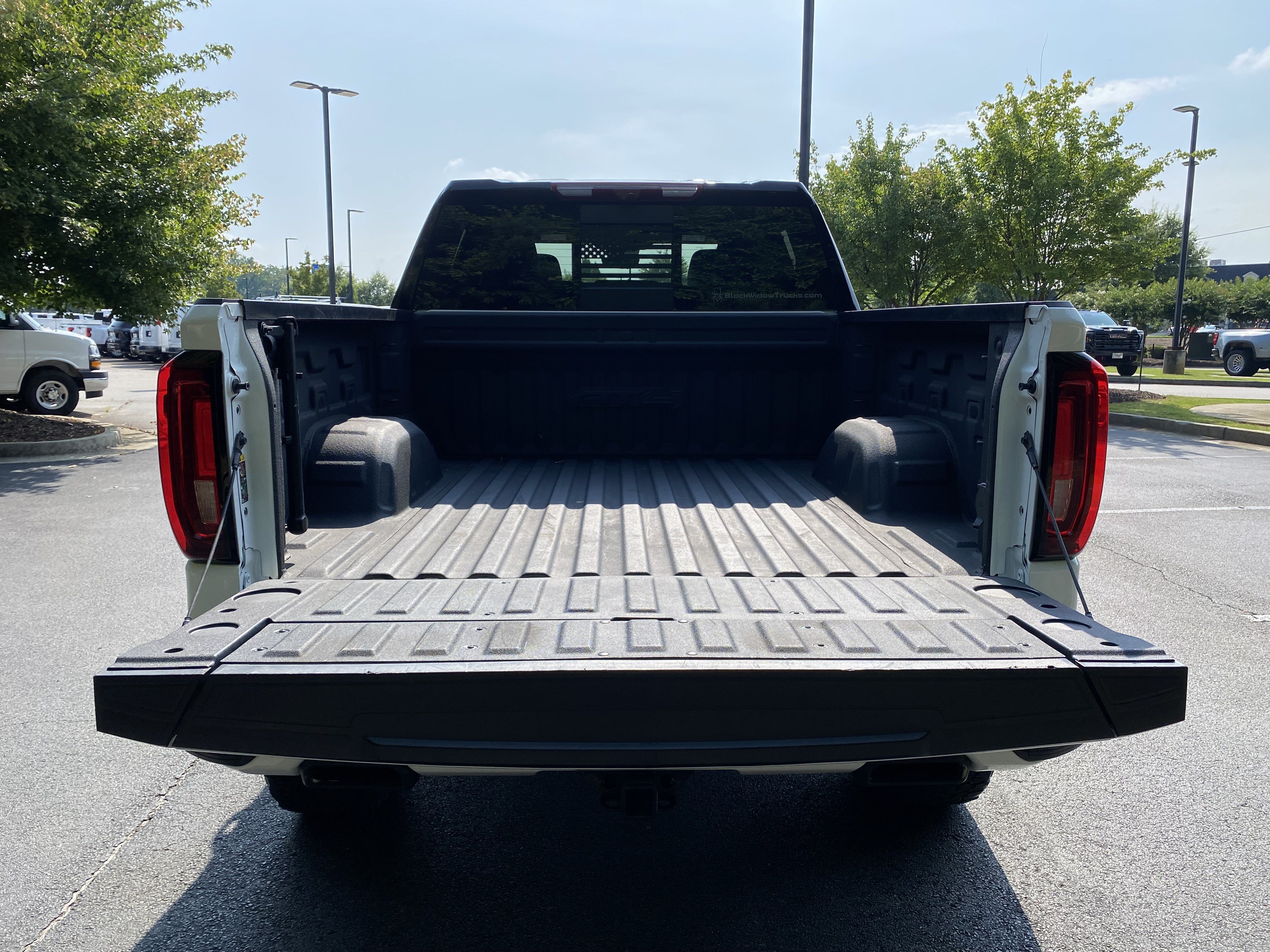 Used 2022 GMC Sierra 1500 AT4 w/ AT4 Premium Package AWD/4WD image 12