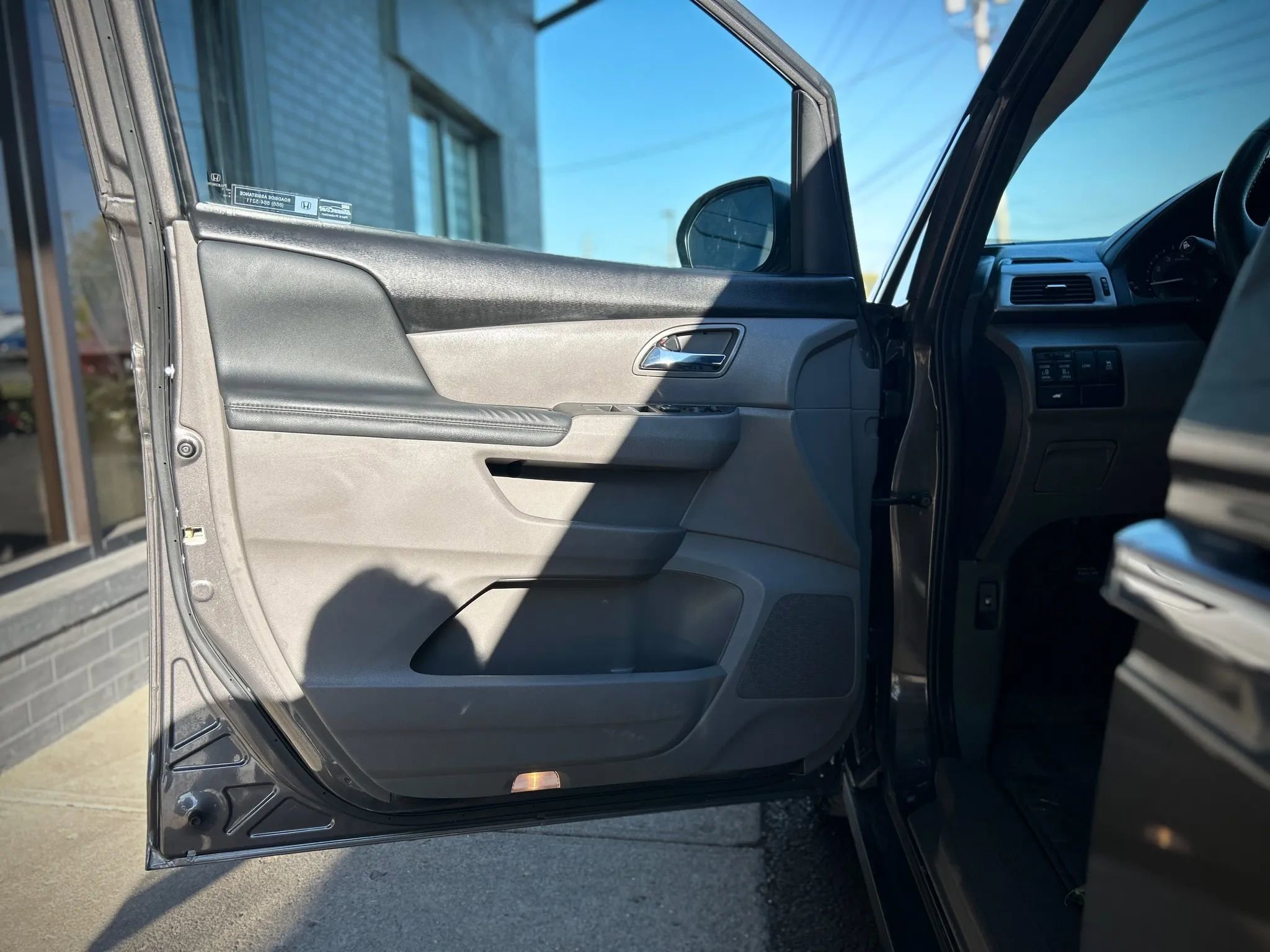 Used 2017 Honda Odyssey EX-L image 6