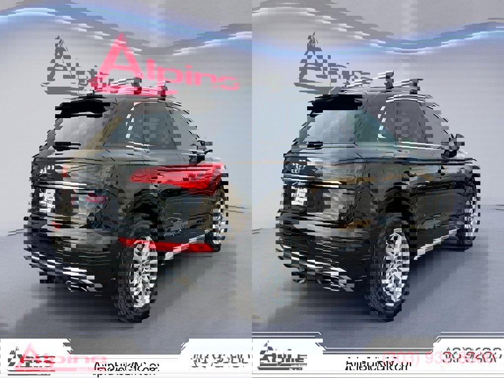 Used 2023 Audi Q5 2.0T Premium w/ Convenience Package image 5