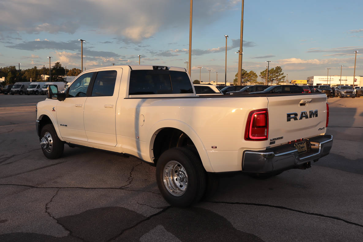New 2027 RAM 3500 Laramie AWD/4WD image 10