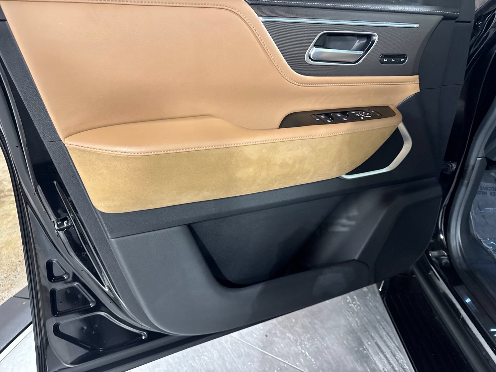 Certified 2025 INFINITI QX80 Luxe AWD/4WD image 25
