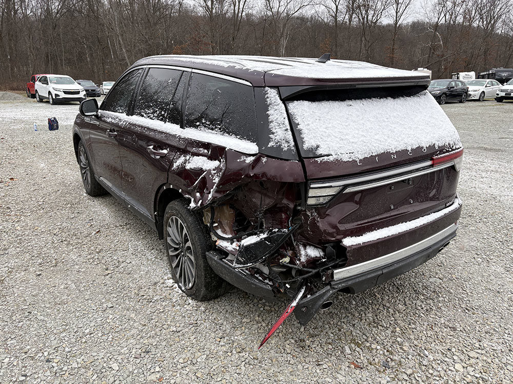 Used 2022 Lincoln Aviator AWD w/ Premium Package image 2