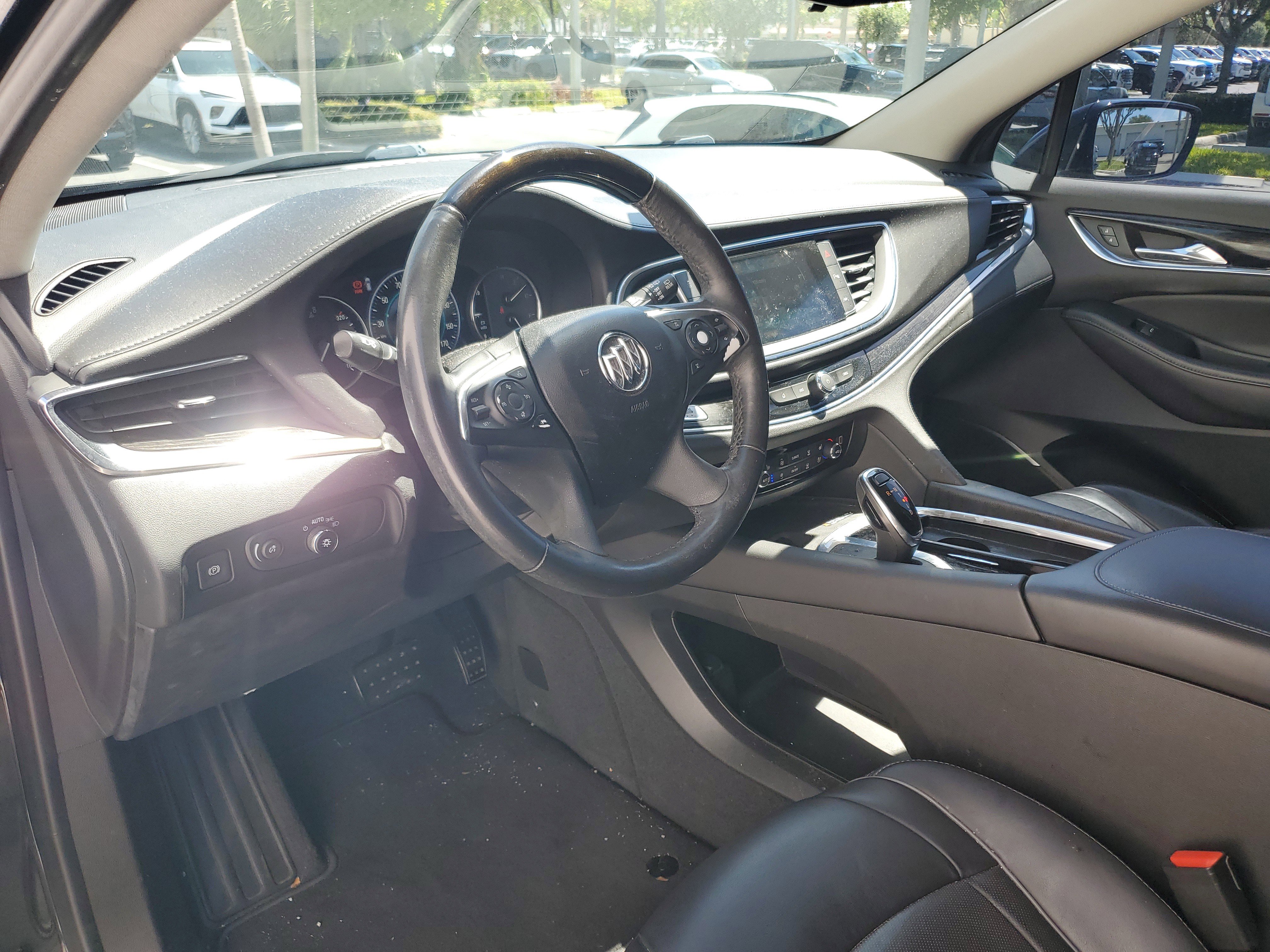 Used 2019 Buick Enclave Avenir w/ Avenir Technology Package FWD image 9