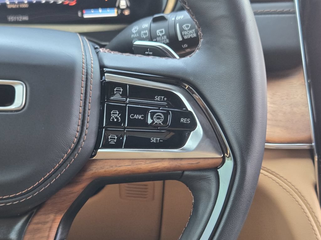 Used 2023 Jeep Grand Cherokee L Summit AWD/4WD image 37