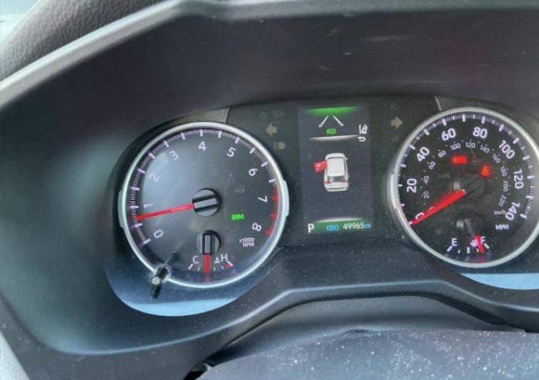 Used 2020 Toyota RAV4 XLE image 12