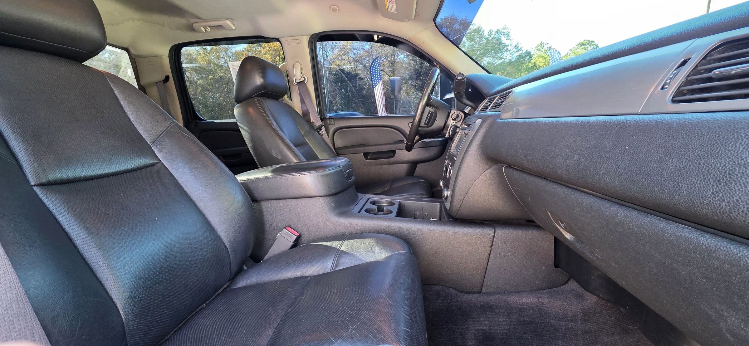 Used 2014 Chevrolet Silverado 2500 LTZ w/ LTZ Plus Package AWD/4WD image 15