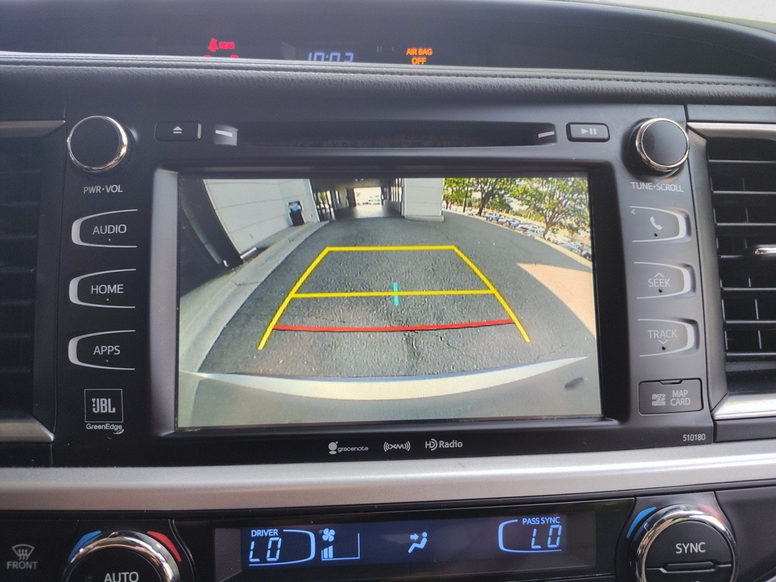 Used 2018 Toyota Highlander Limited AWD/4WD image 17