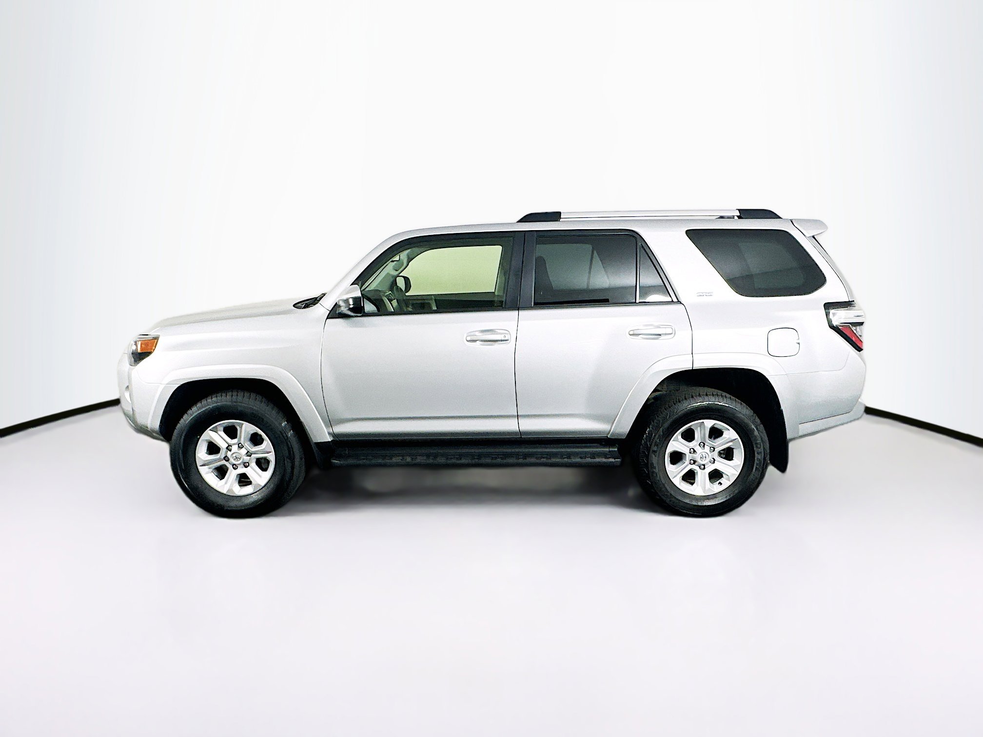 Used 2024 Toyota 4Runner SR5 image 4