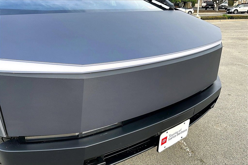 Used 2024 Tesla Cybertruck AWD Crew Cab image 33