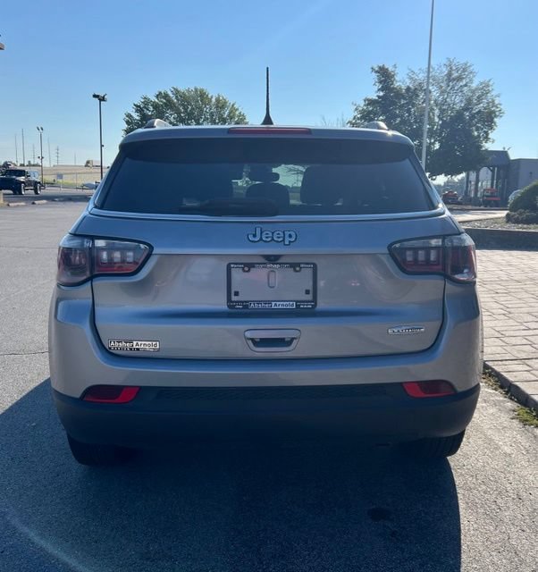 Used 2022 Jeep Compass Latitude FWD image 7