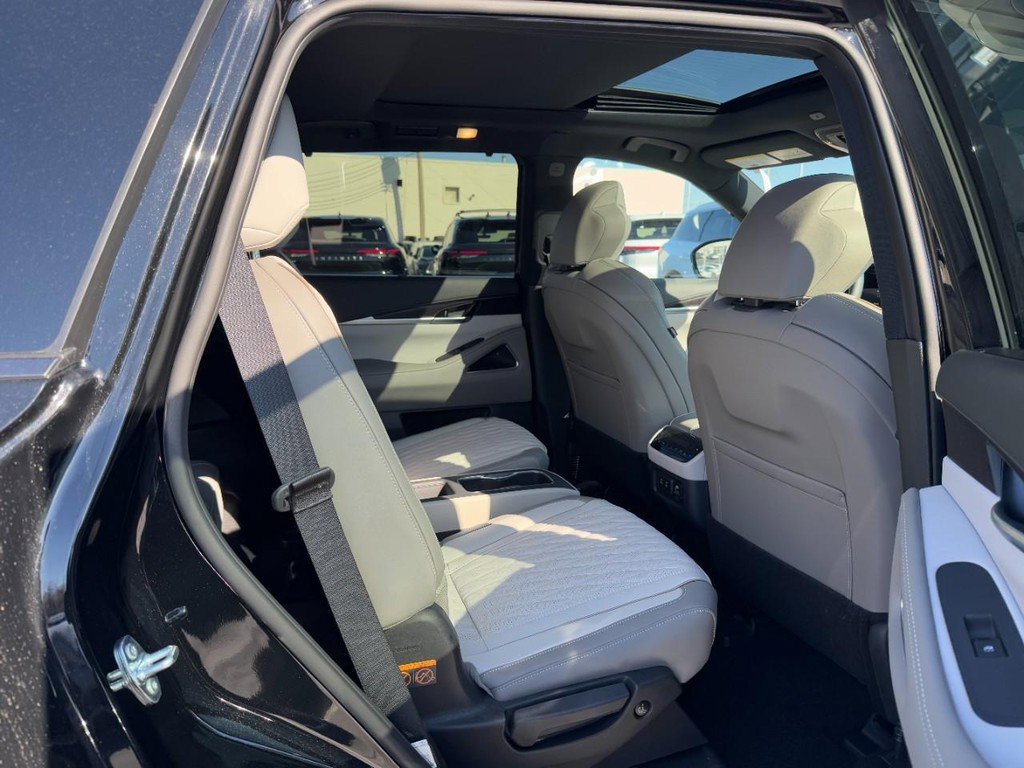 New 2026 INFINITI QX60 Autograph w/ Dark Cargo Package image 5