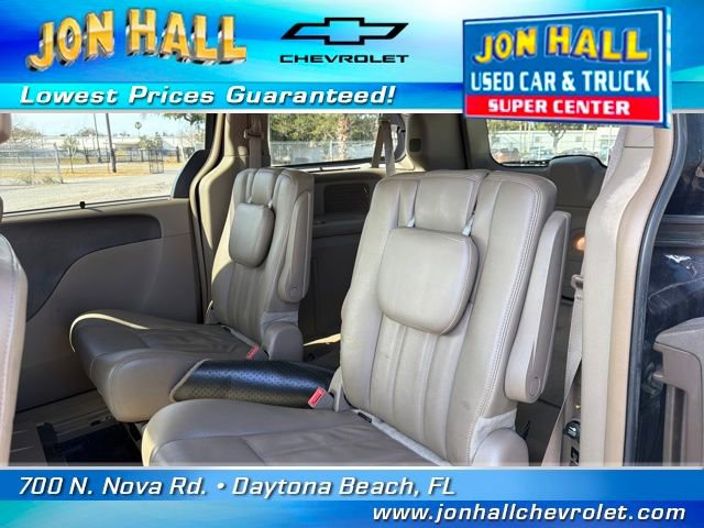 Used 2014 Chrysler Town & Country Touring image 22
