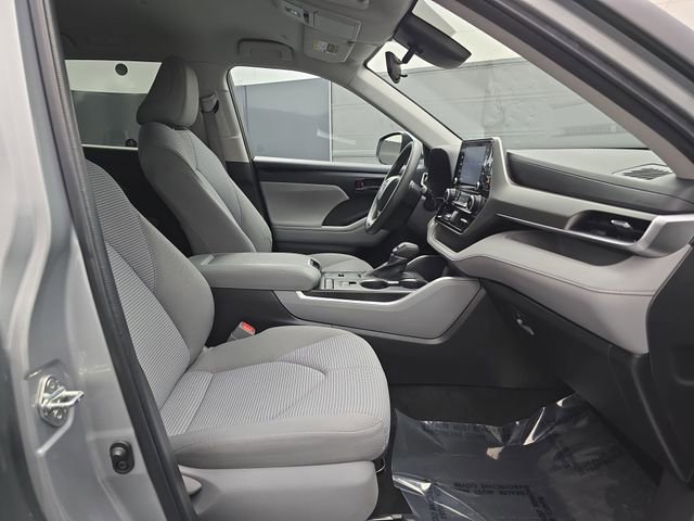 Used 2022 Toyota Highlander L image 39