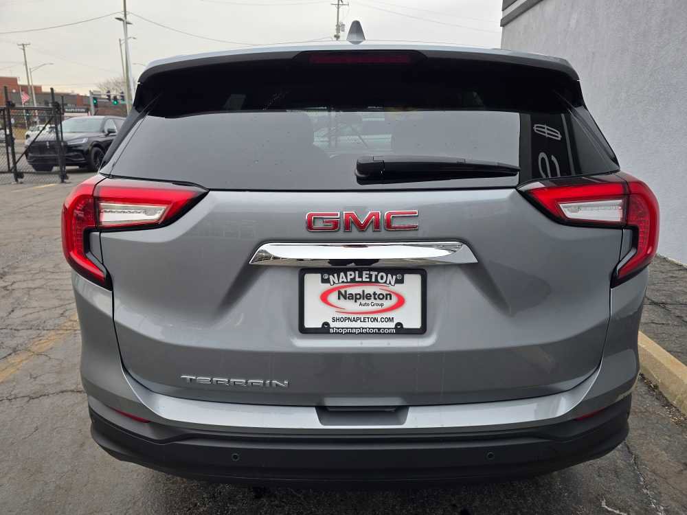 Used 2023 GMC Terrain SLE w/ LPO, Floor Liner Package image 10