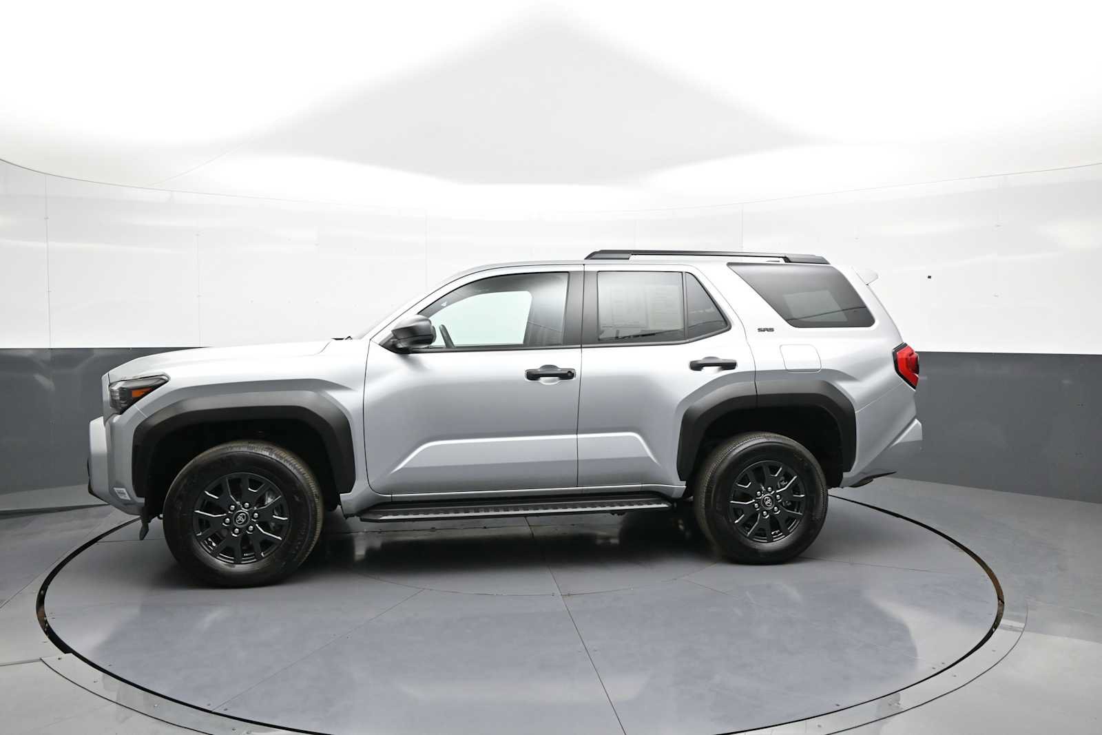 Certified 2025 Toyota 4Runner SR5 AWD/4WD image 9