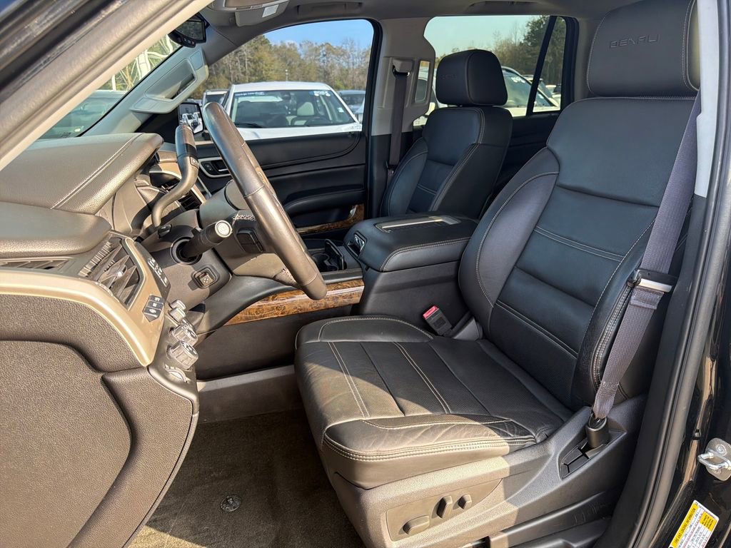 Used 2015 GMC Yukon Denali w/ Premium Package image 11