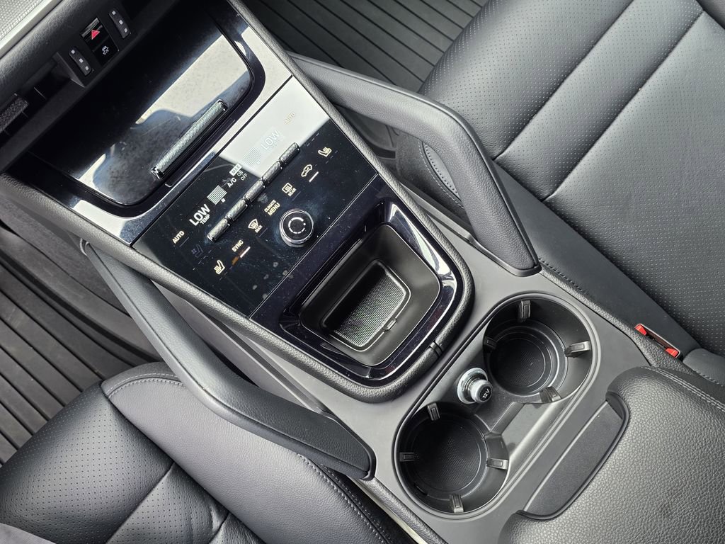 Certified 2024 Porsche Cayenne S image 21