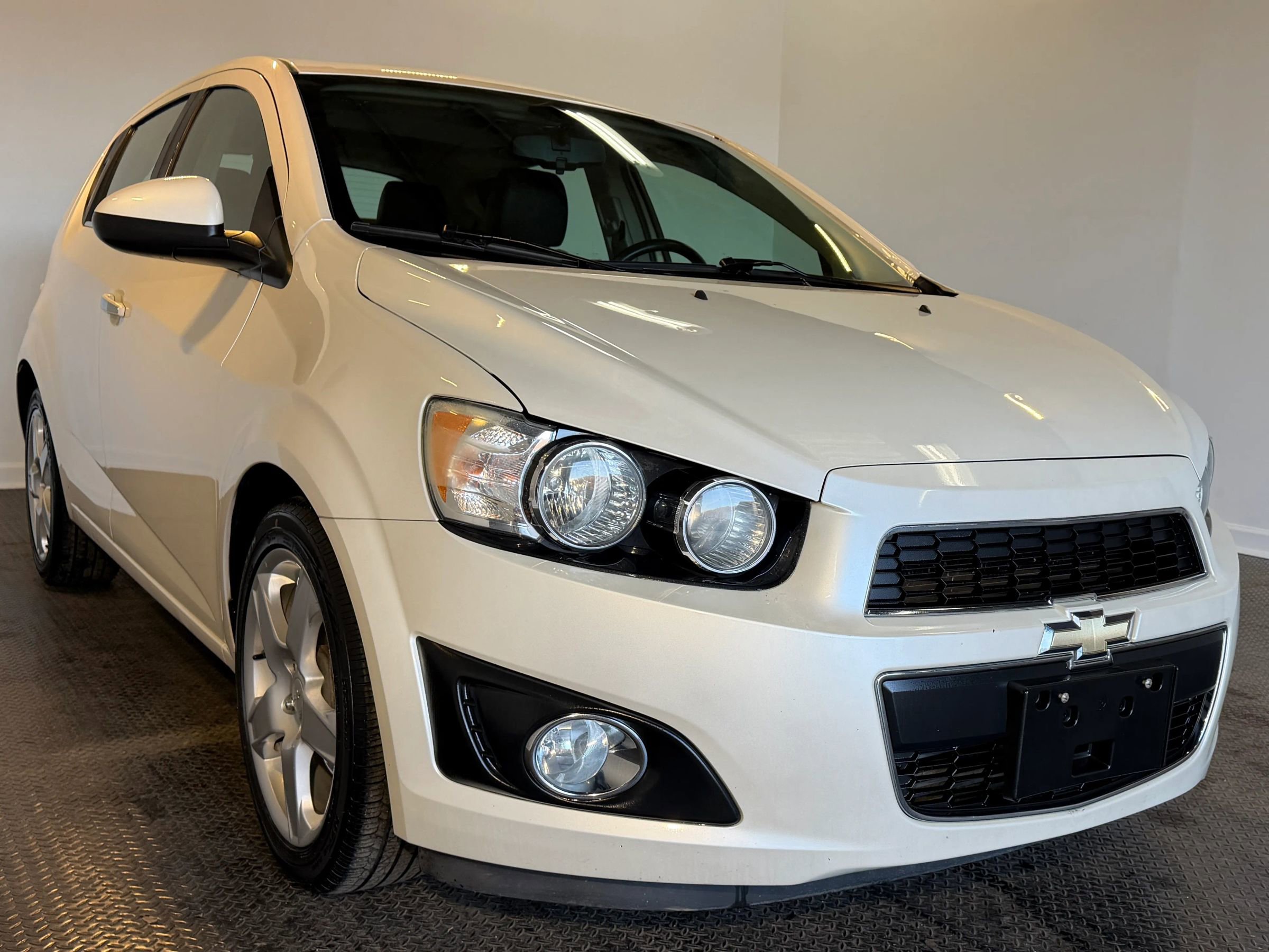 Used 2015 Chevrolet Sonic LTZ FWD image 4
