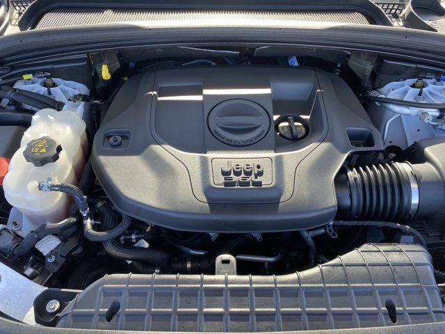 Used 2023 Jeep Grand Cherokee Overland w/ Luxury Tech Group IV AWD/4WD image 26