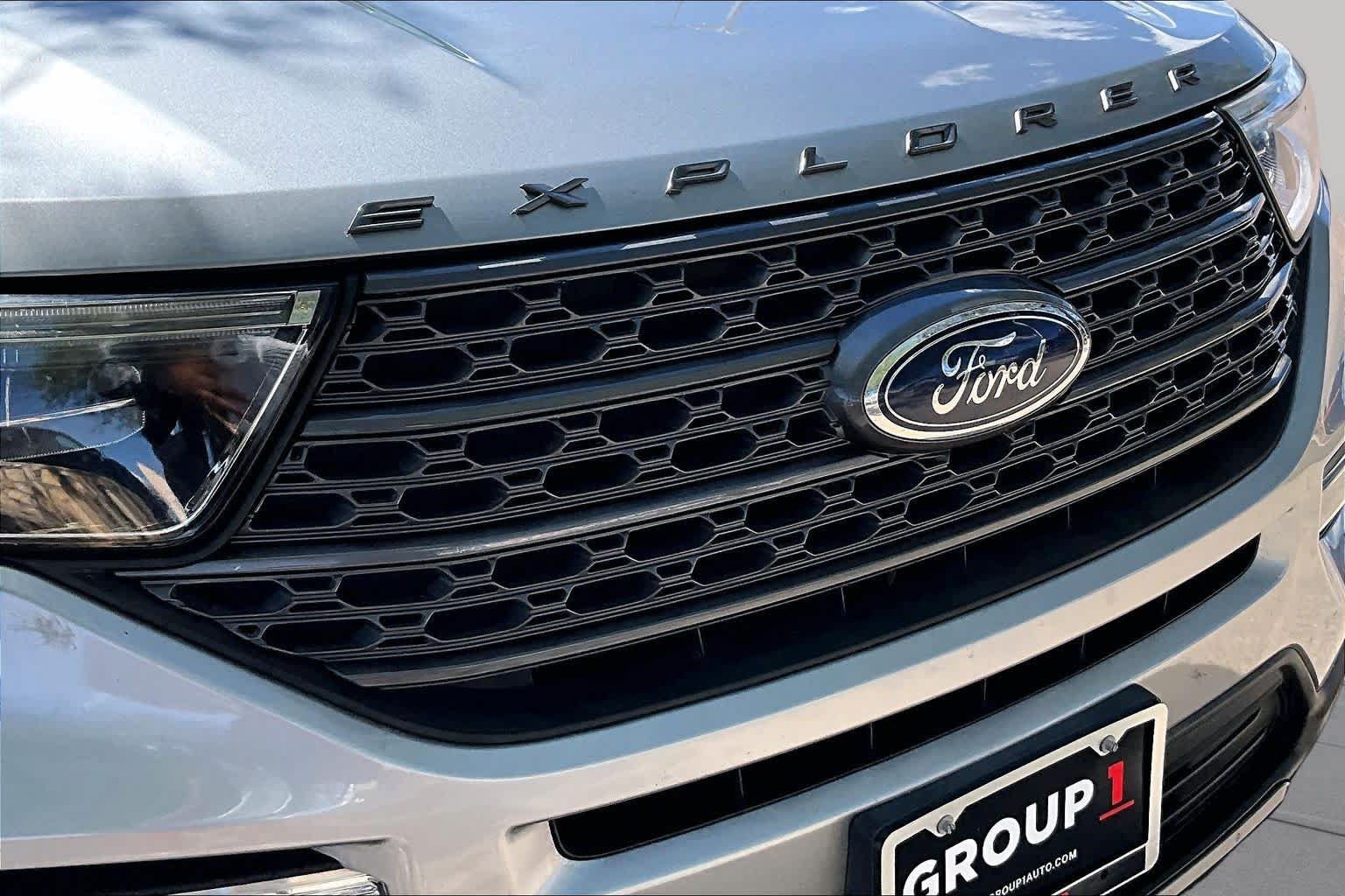 Certified 2022 Ford Explorer XLT w/ Equipment Group 202A RWD image 29