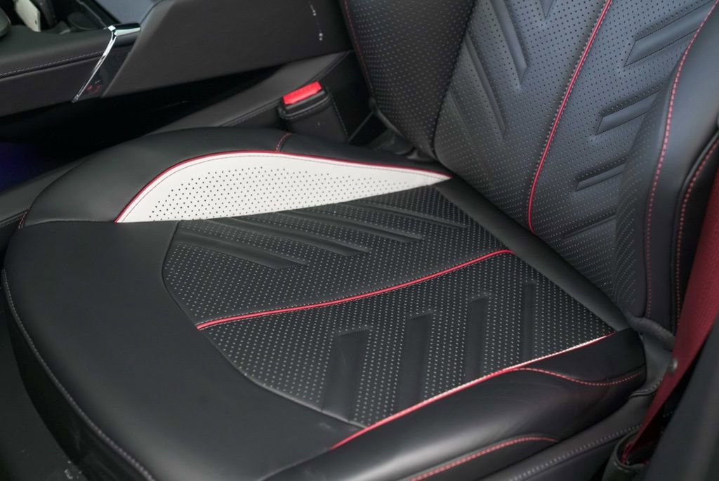 New 2026 Aston Martin DBX S image 7