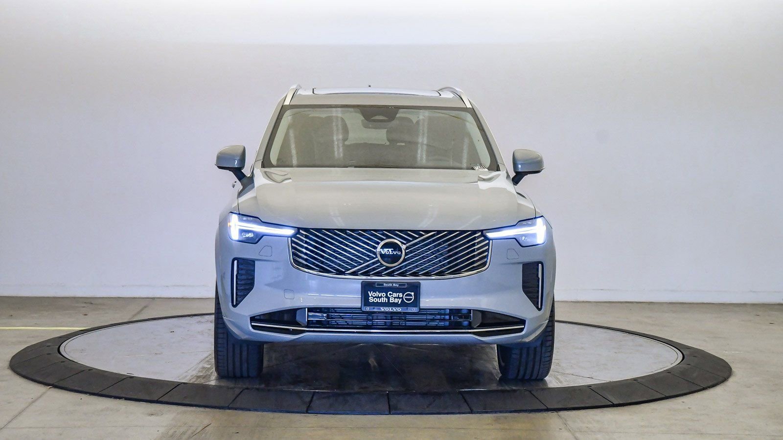 Certified 2025 Volvo XC90 B6 Core w/ Protection Package Premier image 6