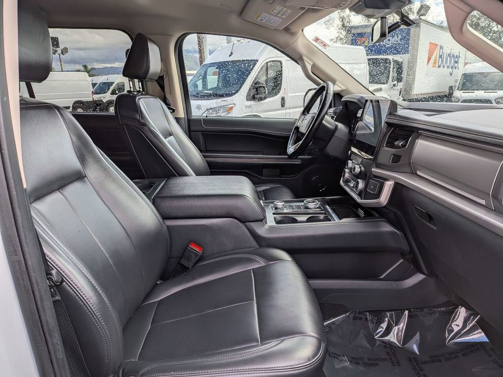Used 2024 Ford Expedition XLT image 28