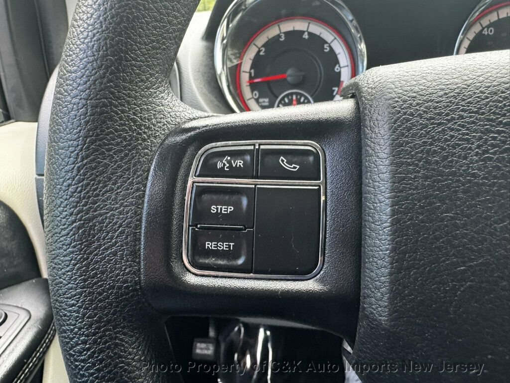 Used 2019 Dodge Grand Caravan SE w/ UConnect Hands-Free Group FWD image 22