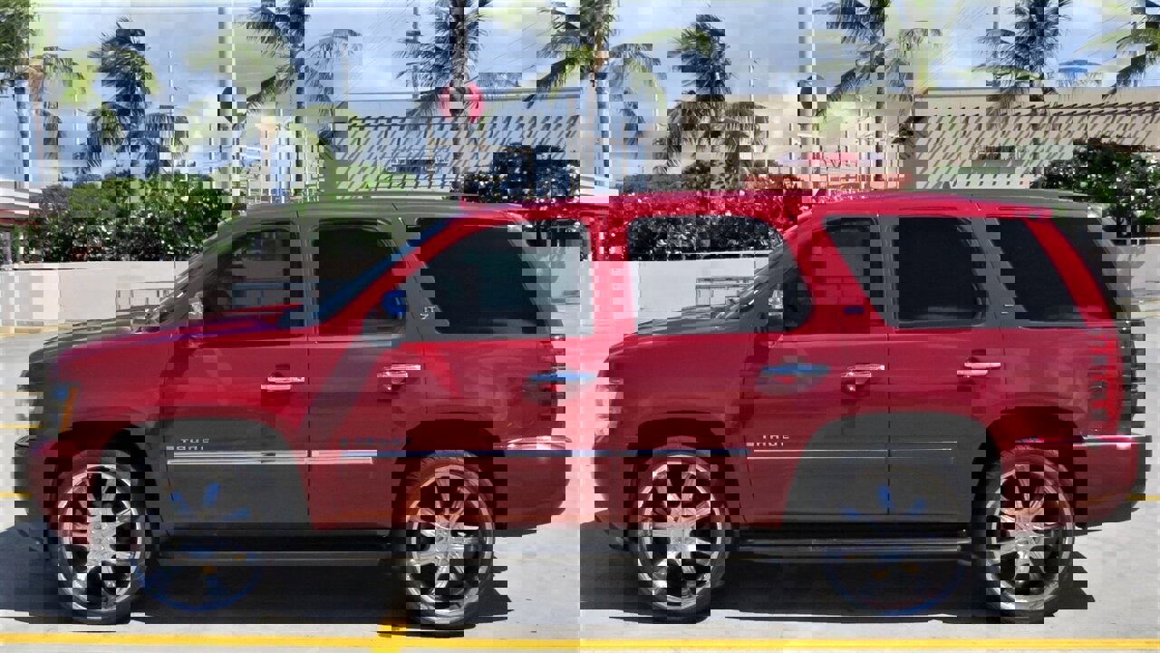 Used 2009 Chevrolet Tahoe LTZ image 2