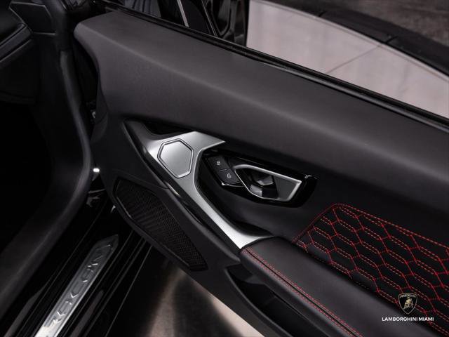 Used 2019 Lamborghini Huracan LP 580-2 RWD image 31
