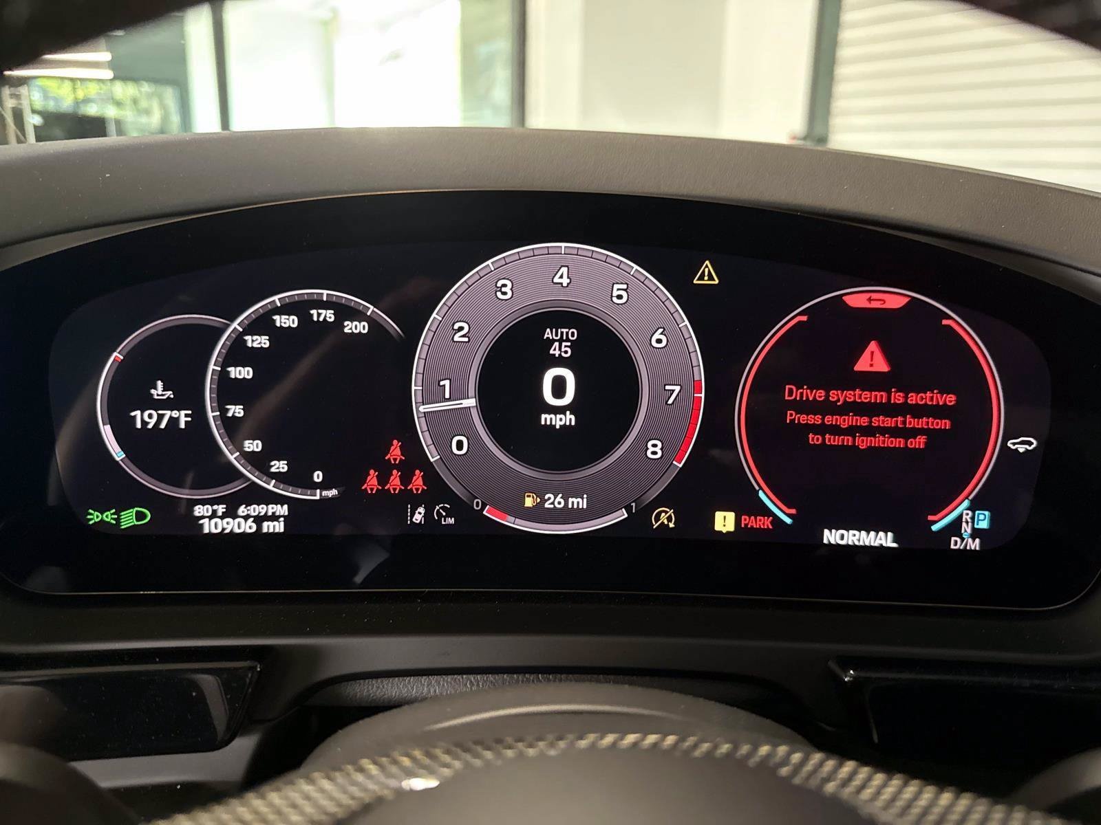 Used 2025 Porsche Cayenne GTS AWD/4WD image 32