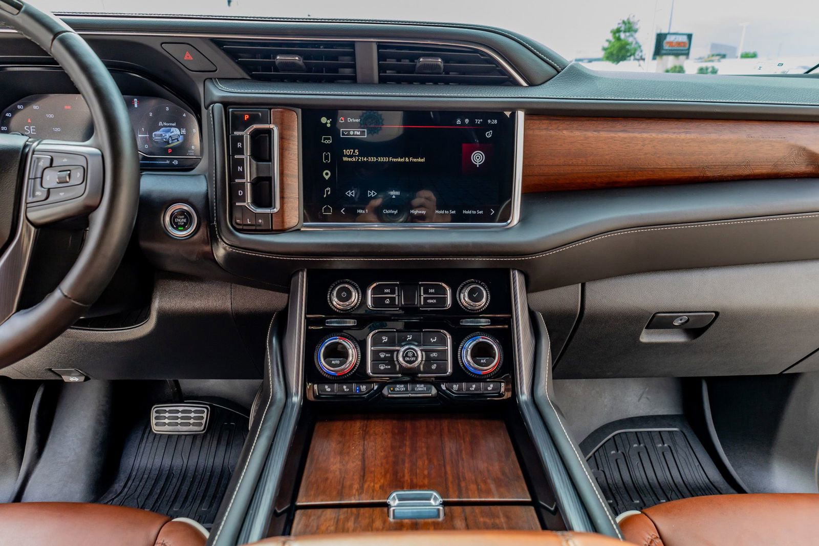 Used 2024 GMC Yukon XL Denali Ultimate image 24