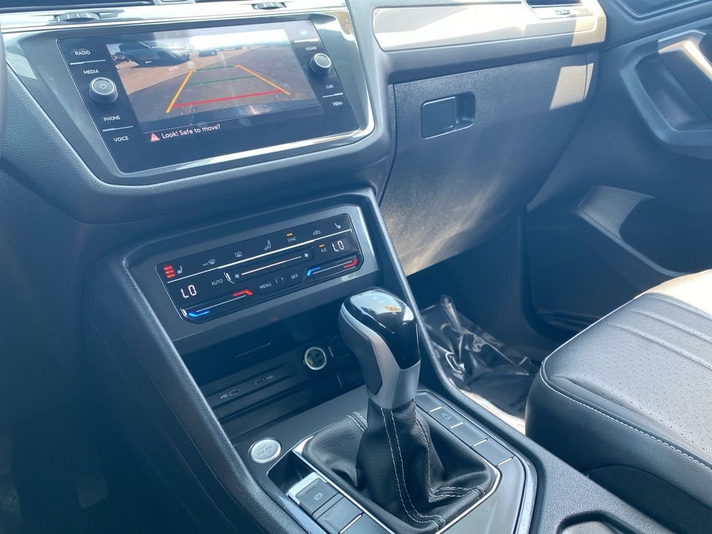 Used 2024 Volkswagen Tiguan SE image 39